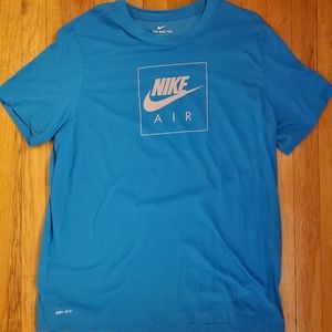 Nwot The nike dri fit tee